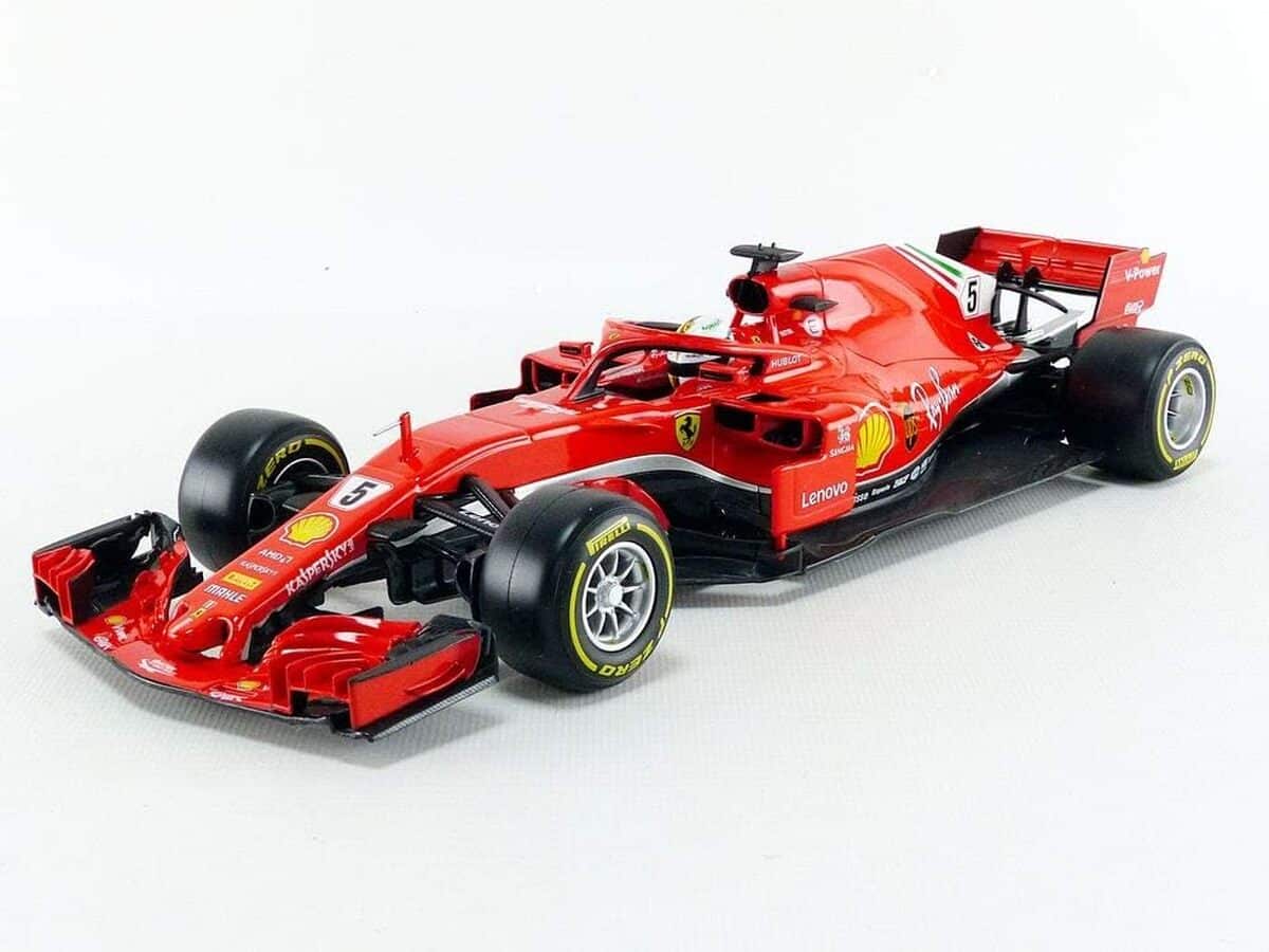 Test de la Ferrari SF71H 2025 à l'échelle 1/18 de S.  Vettel