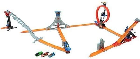 Hot Wheels Trick Tracks Colossal Stunt World Stunt Set