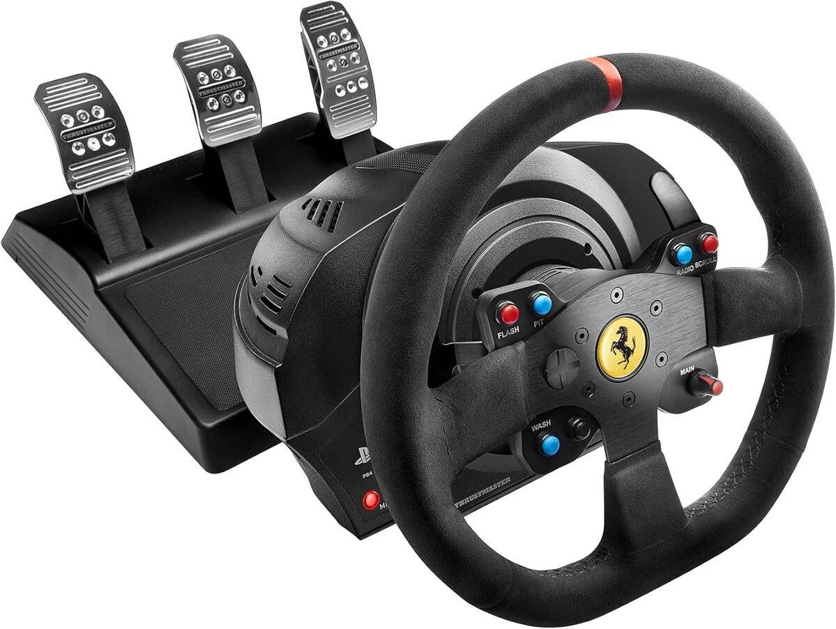 Test Thrustmaster T300 Integral Alcantara : volant et pédales de course exceptionnels
