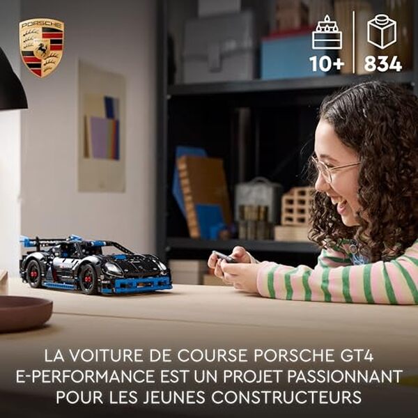  Découvrez le modèle interactif télécommandé LEGO Technic Porsche GT4 e-Performance, alliant technologie avancée et expérience de construction captivante pour les passionnés d'automobile et de LEGO.