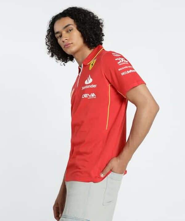 Découvrez notre analyse détaillée du polo PUMA Scuderia Ferrari 2026 en rouge brûlé : design emblématique, confort et performance au rendez-vous pour les passionnés de sport automobile et de mode.