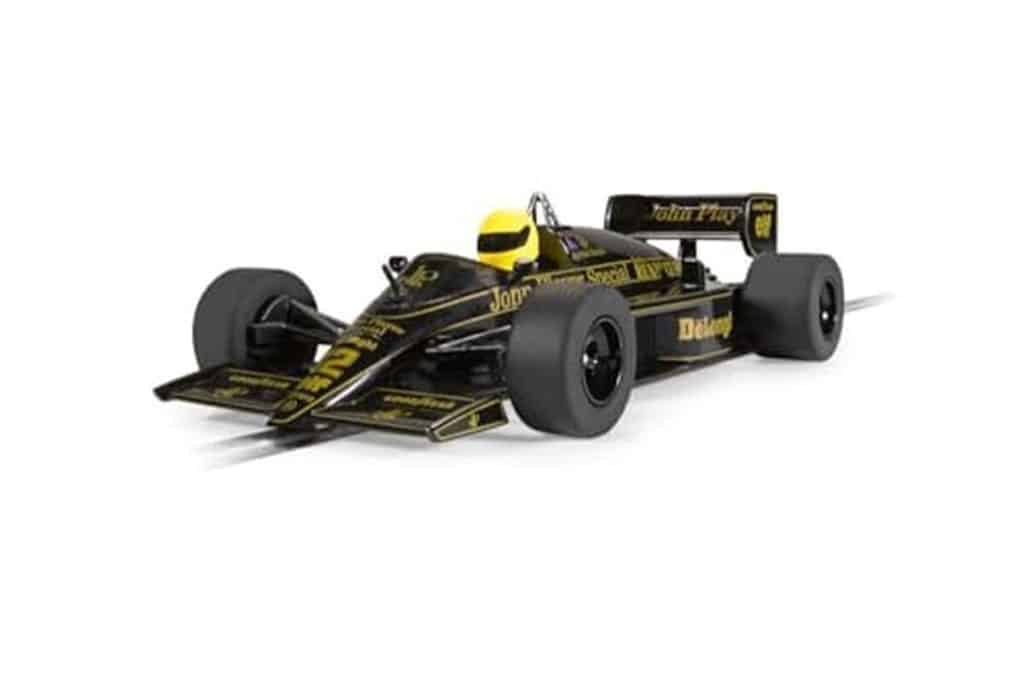 Test de la voiture Lotus 98T Ayrton Senna par Scalextric