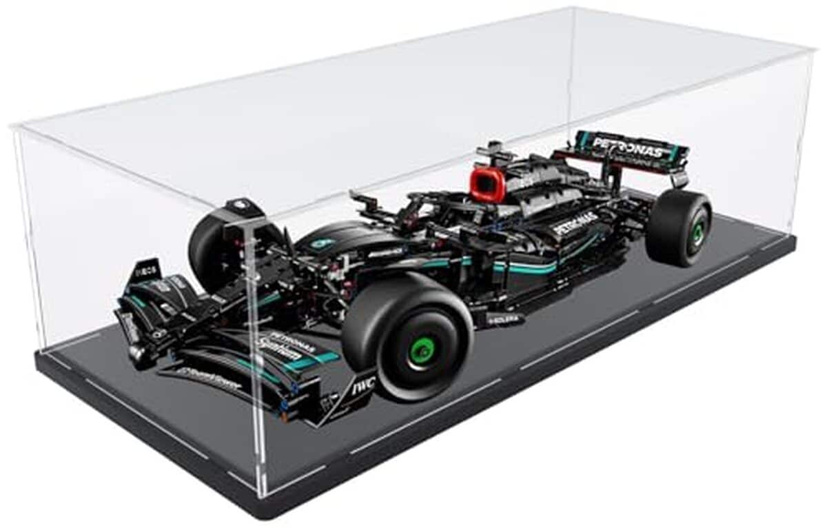 Test : vitrine acrylique pour maquette F1 échelle 1/8